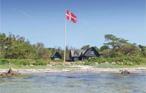Amazing Home In Ebeltoft With Kitchen